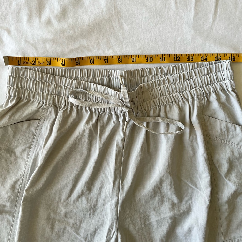 Fabletics Lightweight Ripstop Cargo Joggers in Luna Grey - Picture 8 of 13